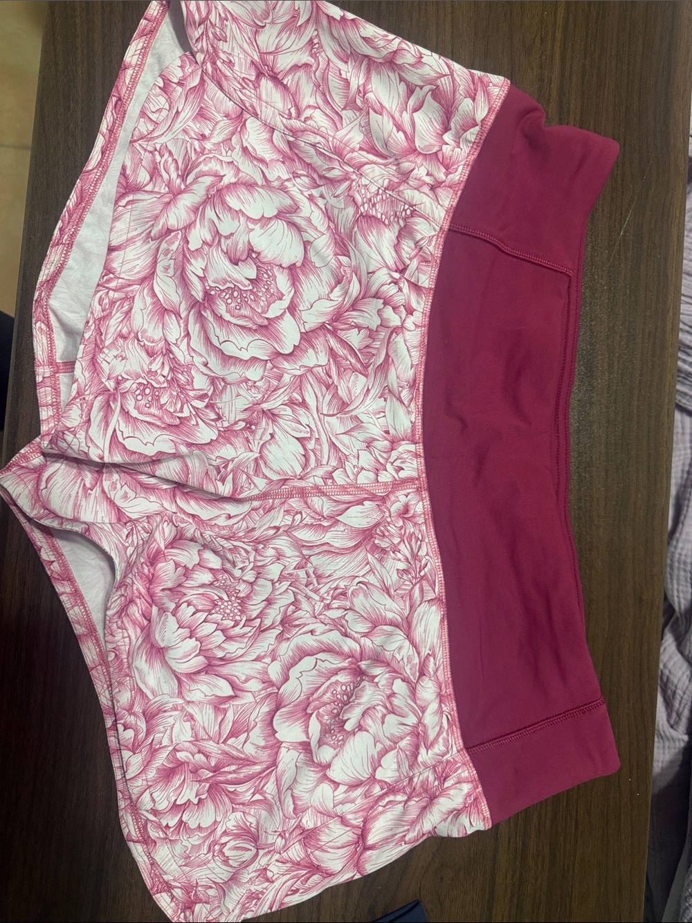lululemon athletica speed up shorts Pink Floral  with Berry Waistband